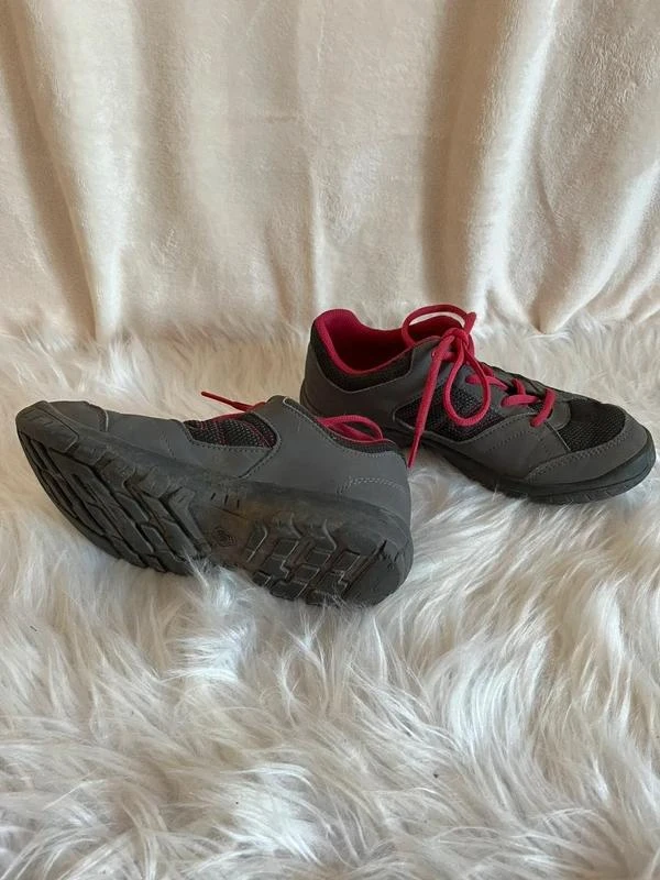 Decathlon hiking shoes – size 35 – photo 3